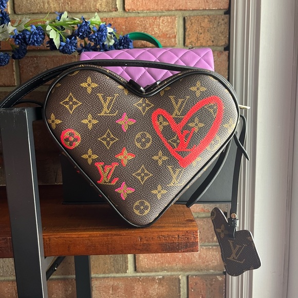 Louis Vuitton Limited Edition Heart Bag - Picture 2 of 12